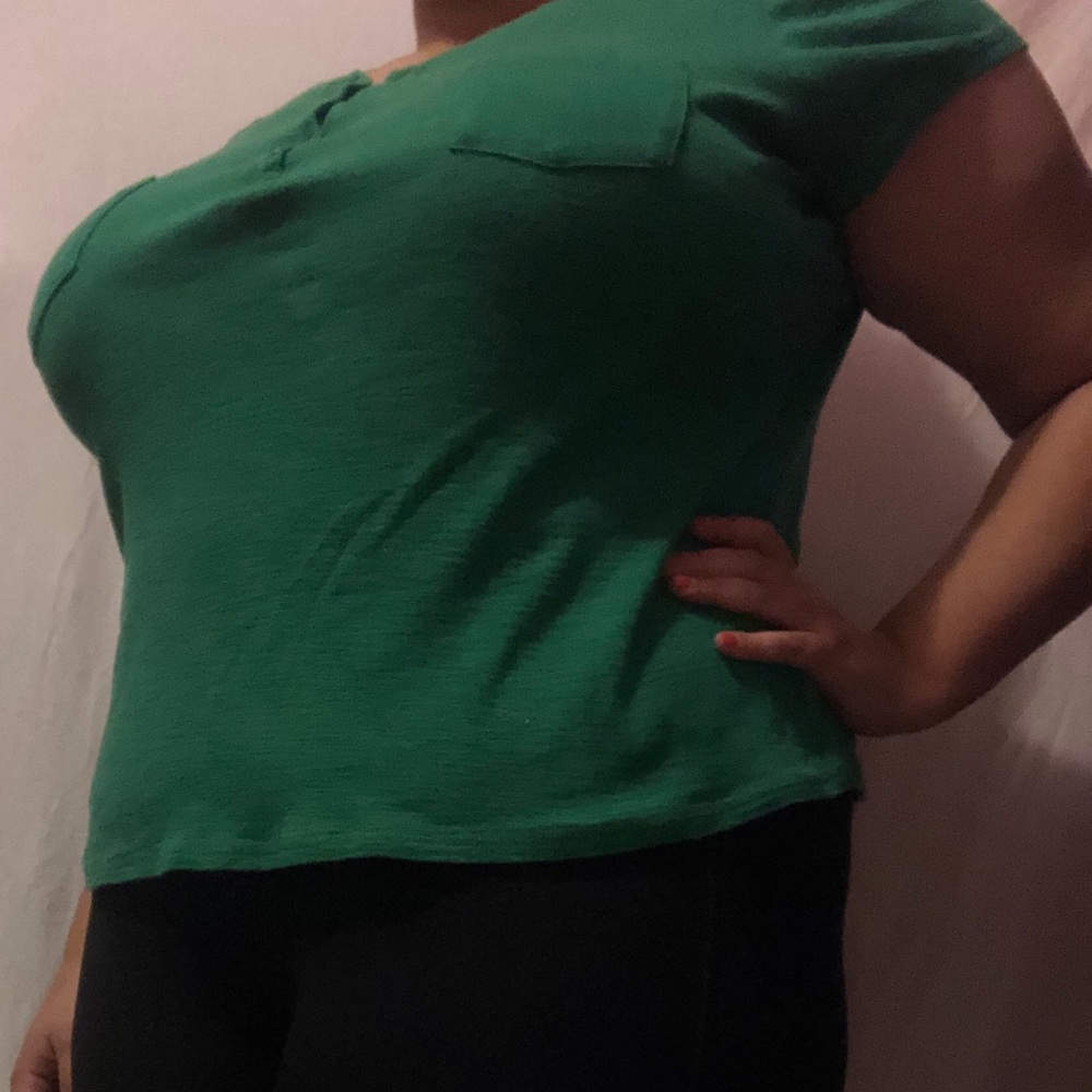 Liz Claiborne Forrest green tee